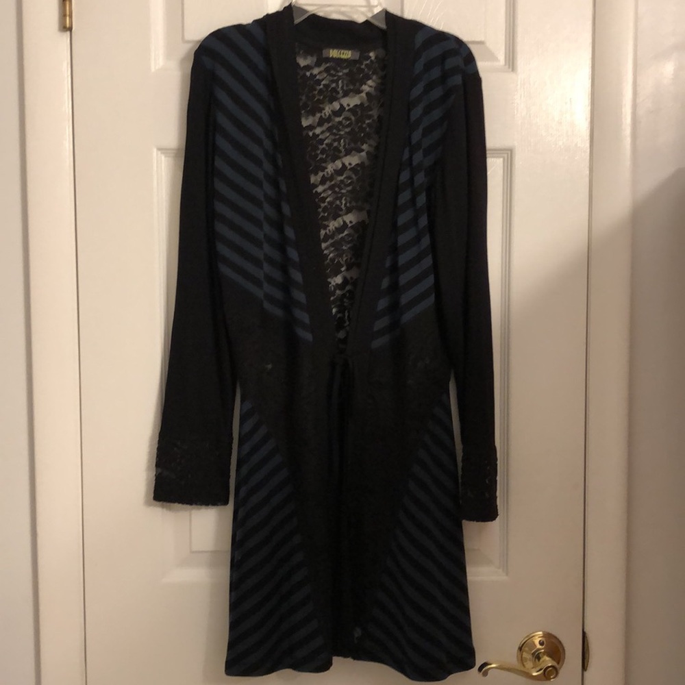 Lace Inset Wrap Long Top - Picture 3 of 6